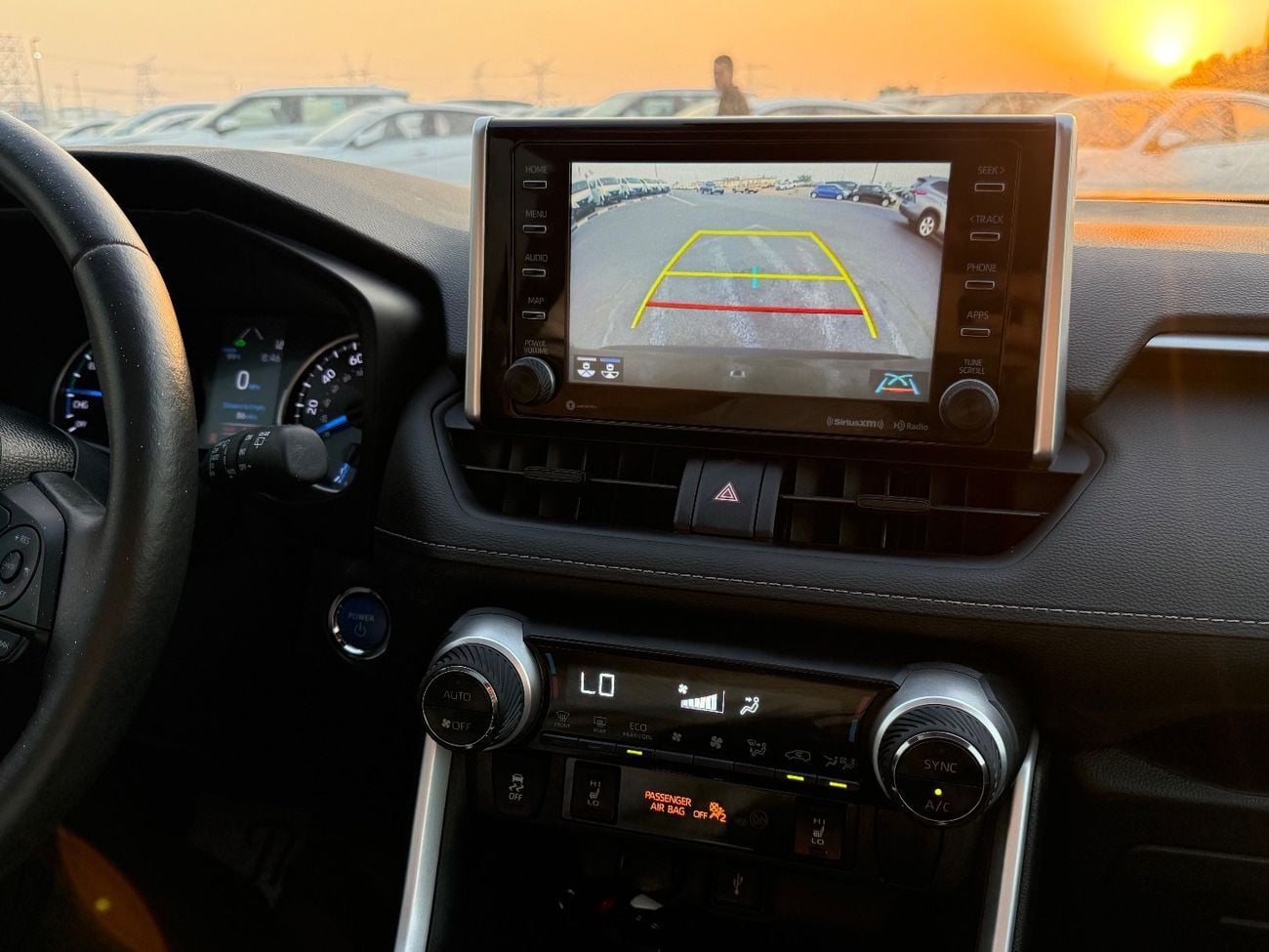 تويوتا راف ٤ XLE 2.5L