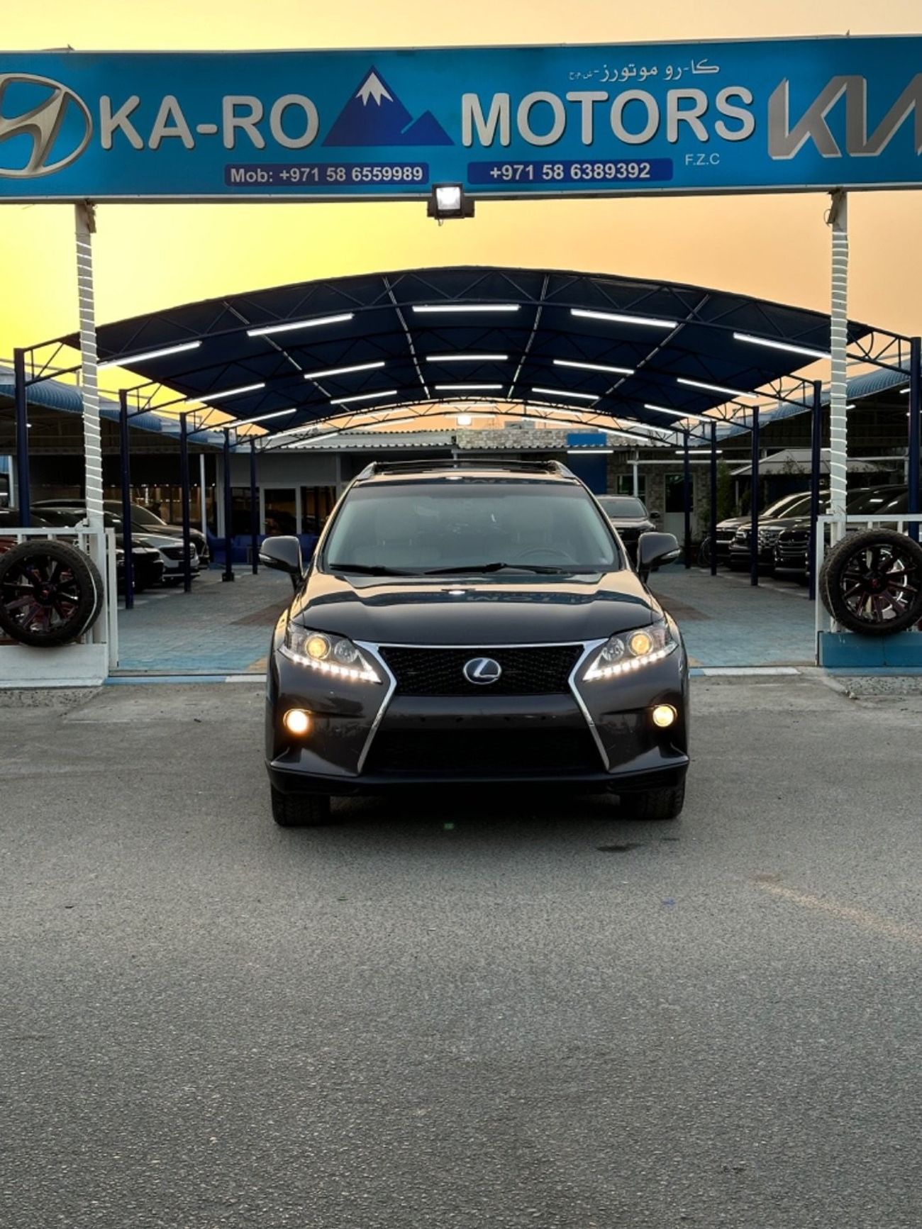 Lexus RX450hL Lexus RX 450 hybrid with 3.5 engine in excellent condition full floor Nice in a beautiful color.