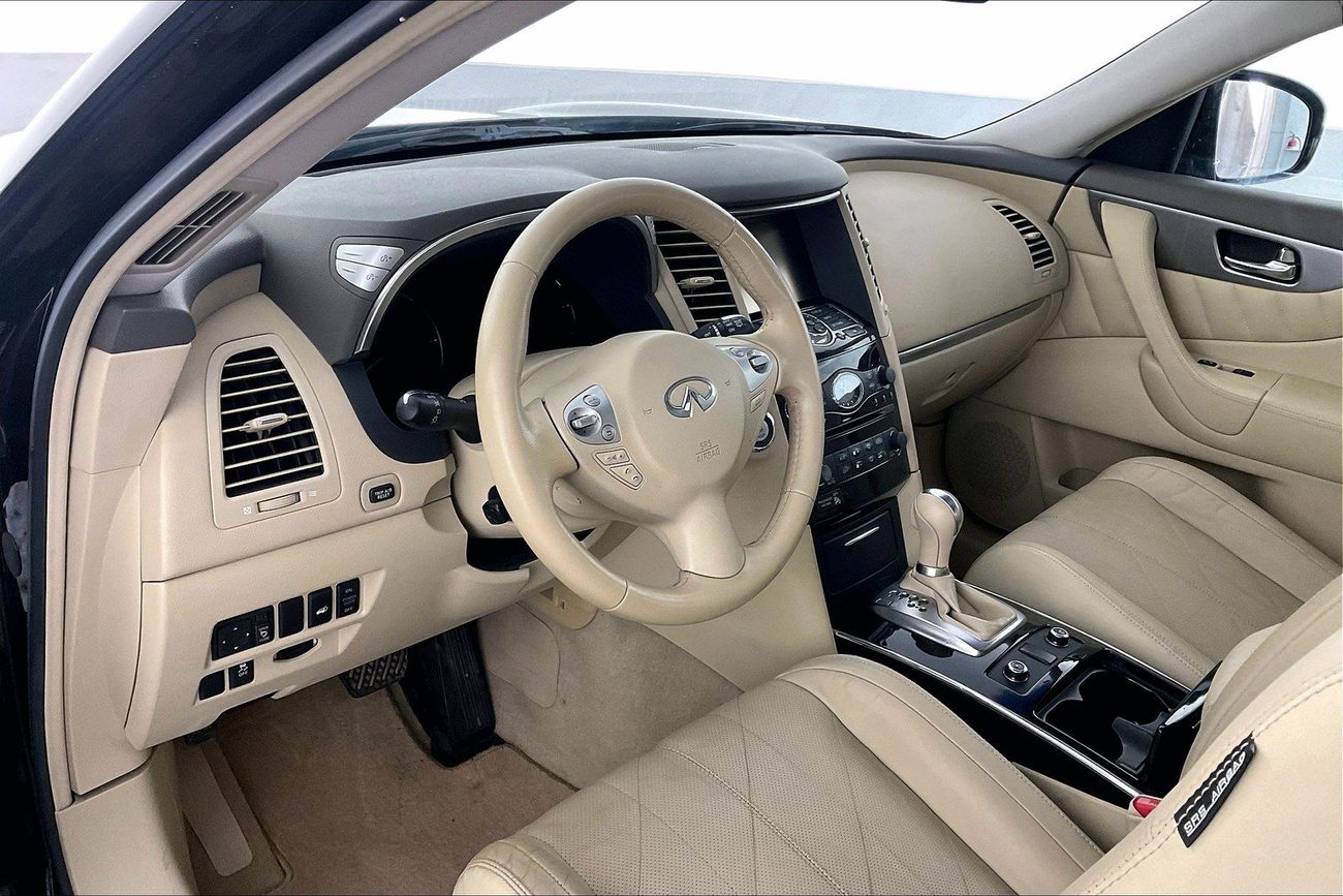 Infiniti QX70 Luxury / Luxe Sensory | Guaranteed Warranty | 0 Down Payment