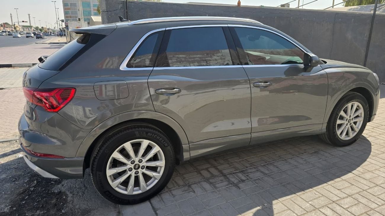 أودي Q3 40 TFSI quattro S Line 2.0L SUV Coupe