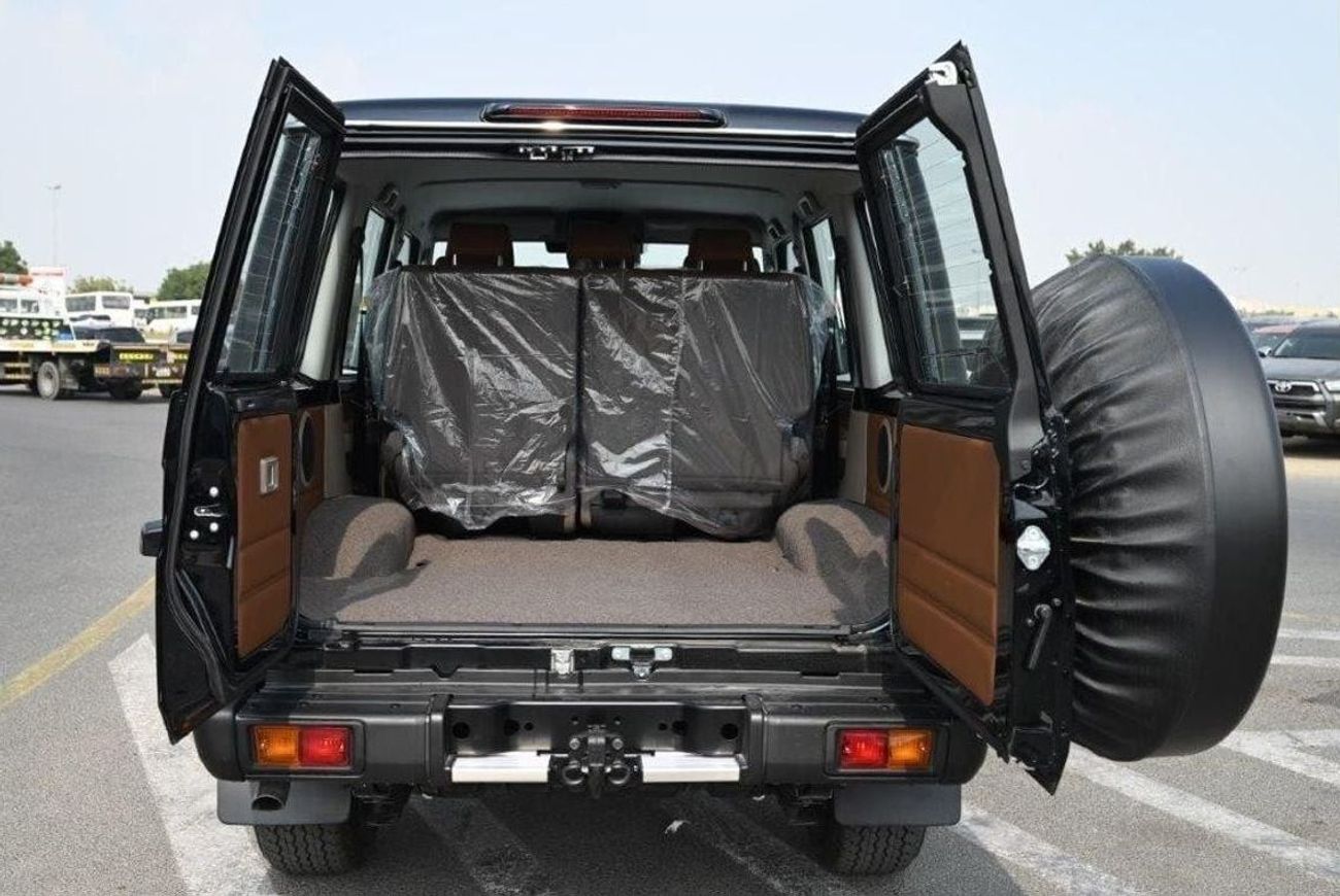 تويوتا لاند كروزر 70 SDLX V6 4.0L Petrol 5 Seater 4WD Automatic - Euro 4