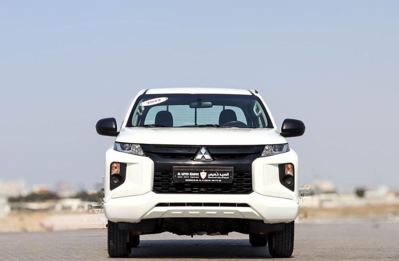Mitsubishi L200 GL 2.4L (128 HP) Double Cab Utility Mitsubishi L200 2.4 L 4WD 2022 GCC accident-free in excellent co
