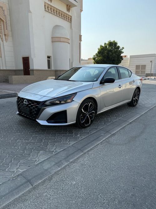 نيسان ألتيما