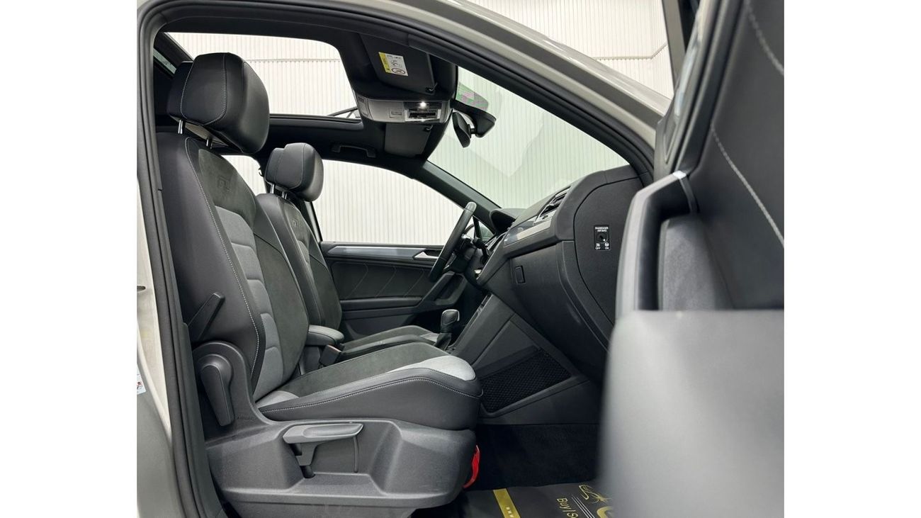 فولكس واجن تيجوان 2020 Volkswagen Tiguan R-Line 4Motion, Warranty, Full Service History, Low Kms, GCC