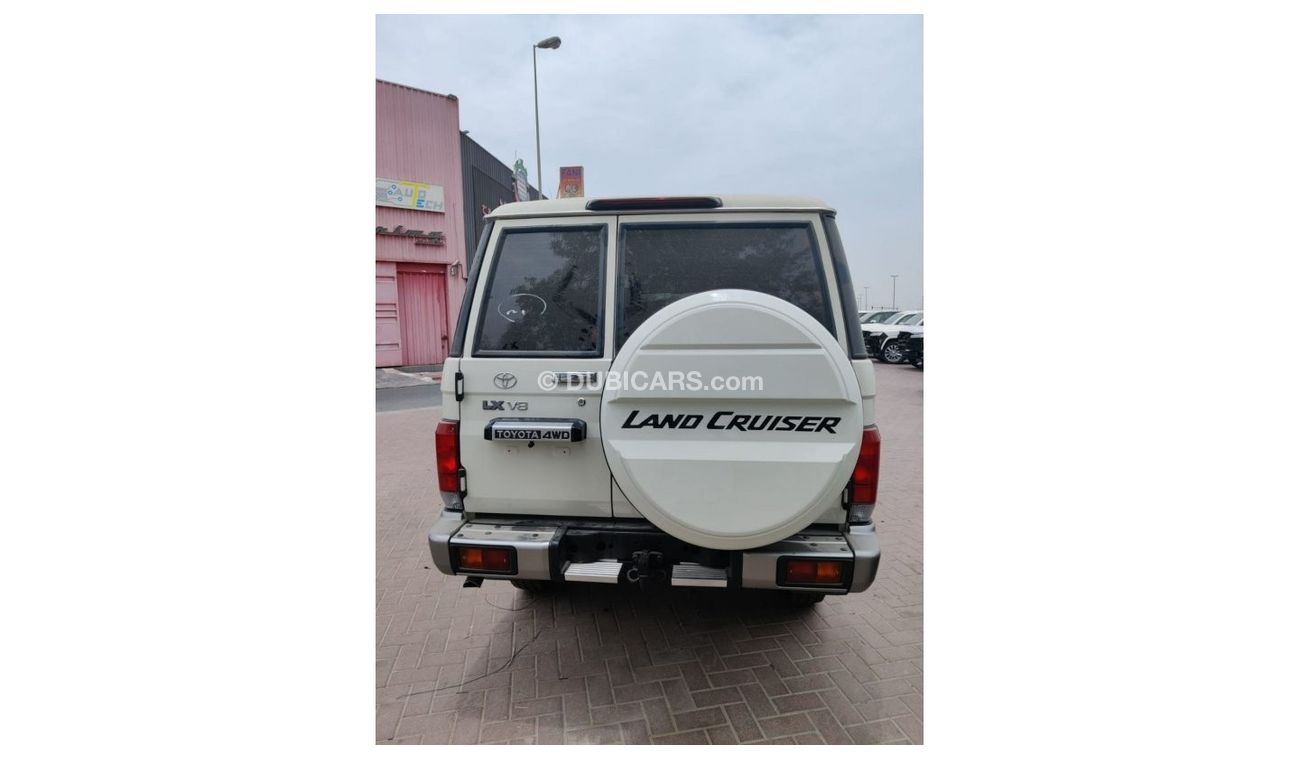 تويوتا لاند كروزر 70 76 4.5L HARD TOP TURBO DIESEL MT WITH BULL BAR