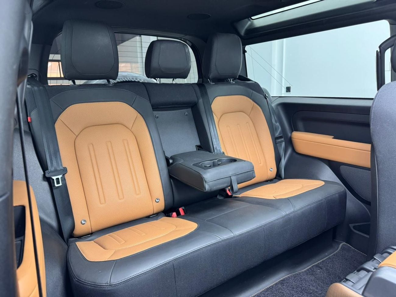 Land Rover Defender 2022 Land Rover Defender 90 X P400, 2027 Land Rover Warranty, Land Rover Service History, GCC