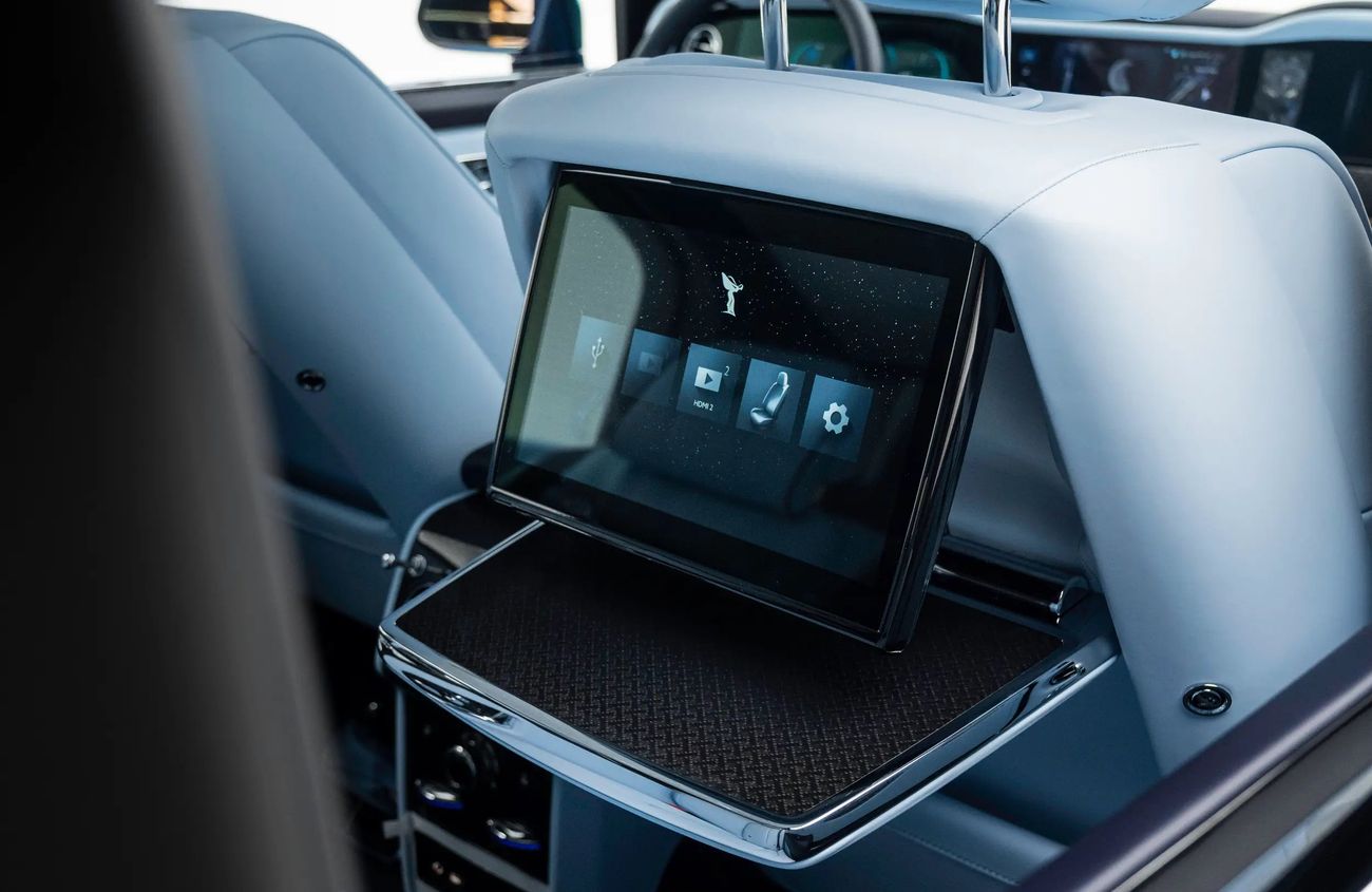 Rolls-Royce Cullinan 6.75L V-12 Twin-Turbocharged Engine