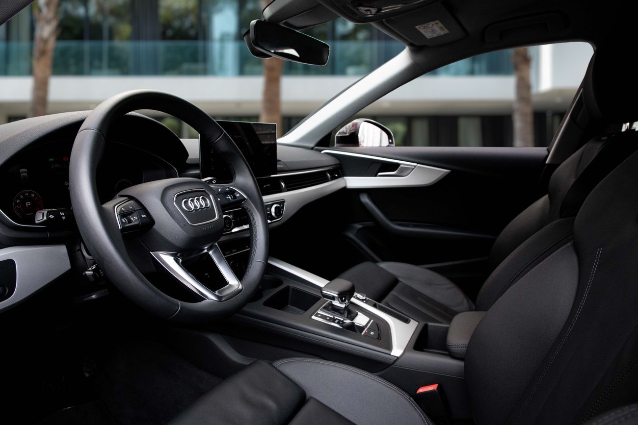 أودي A4 40 TFSI Advanced 2.0L