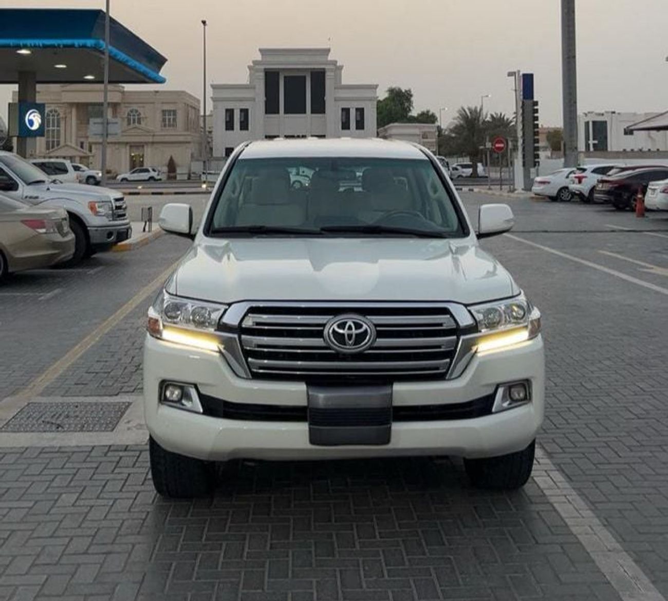 Toyota Land Cruiser TOYOTA LAND CRUISER V6 SPECIAL OFFER