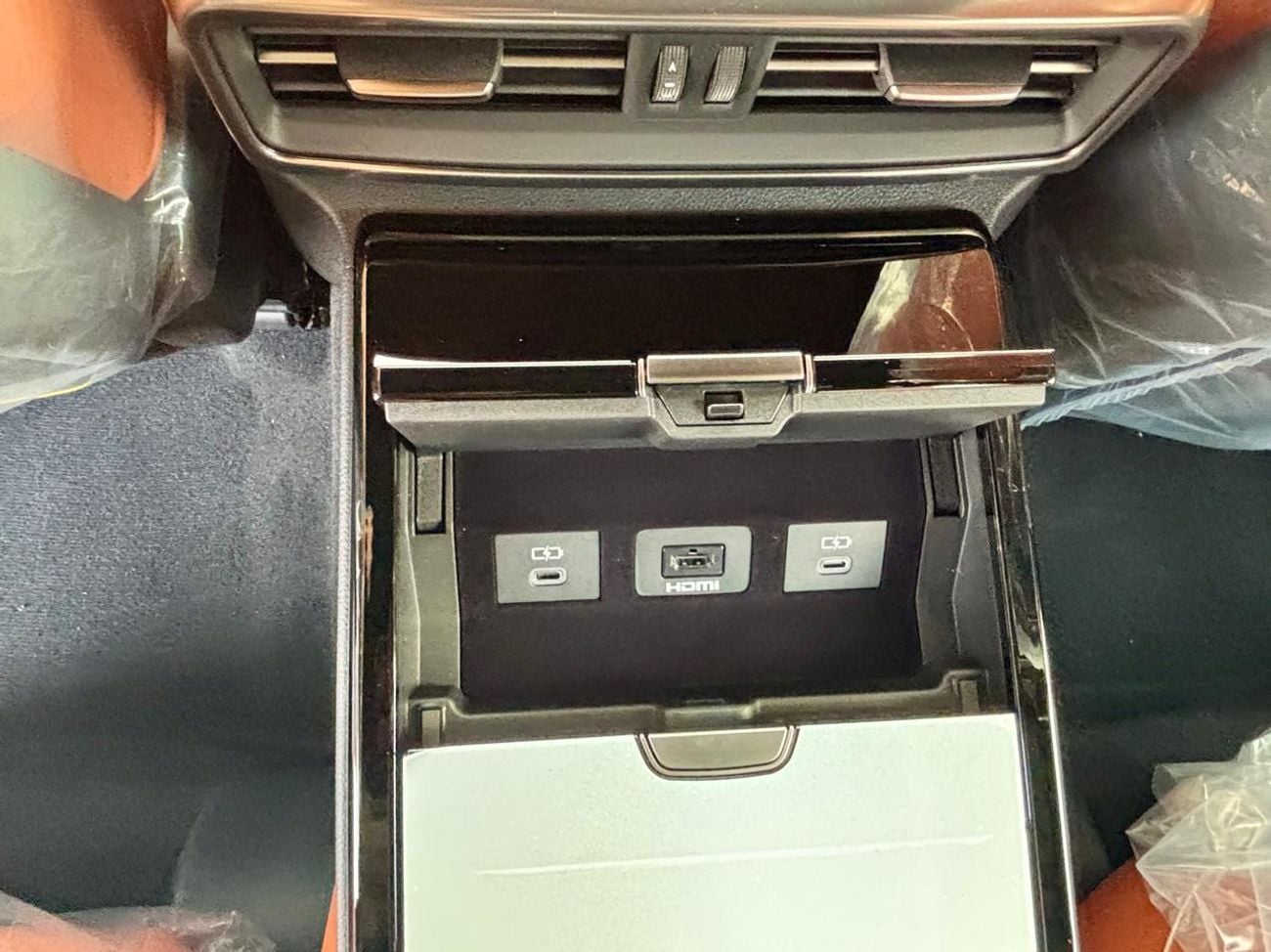 Lexus LX700h VIP