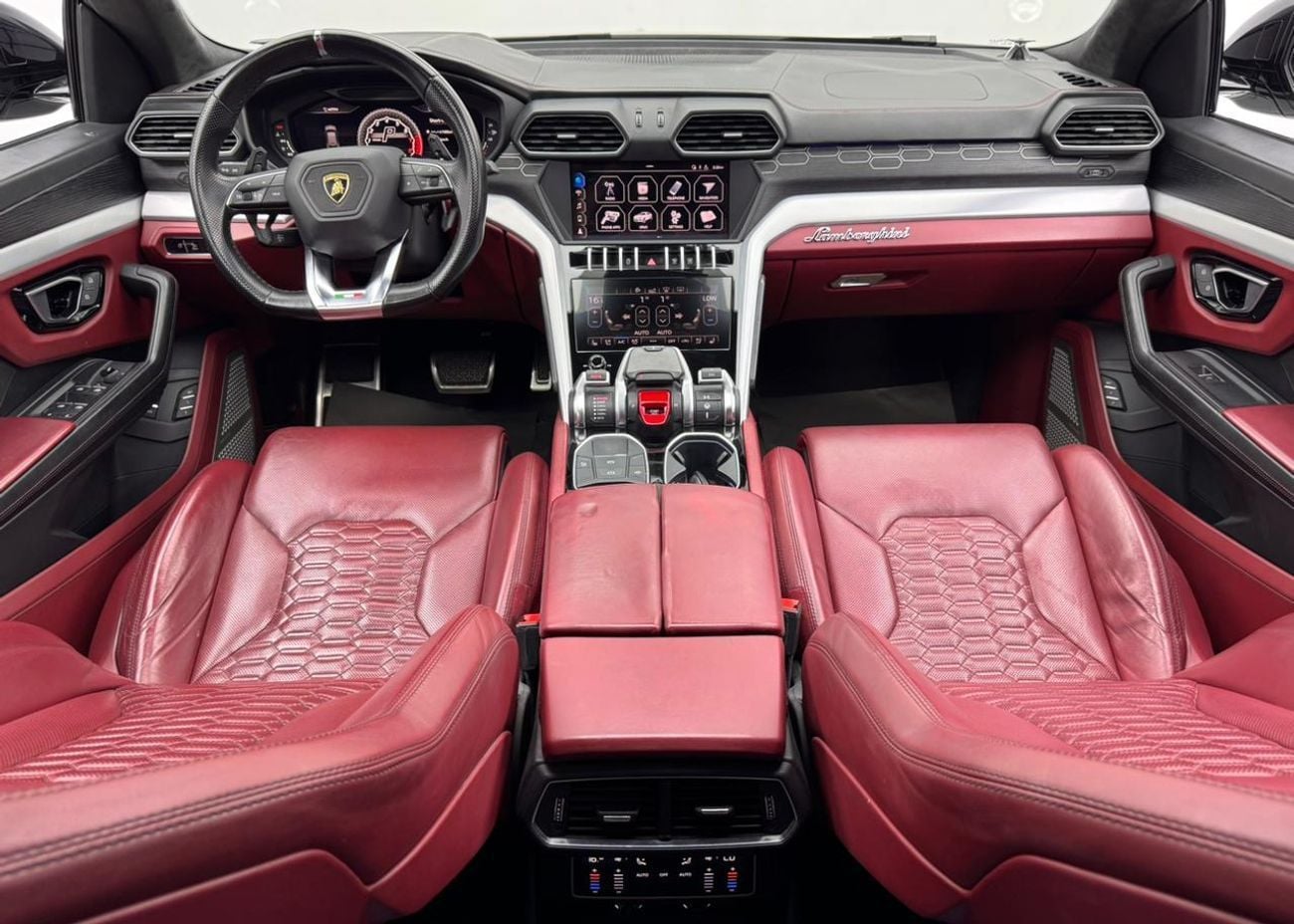 Lamborghini Urus STD 2019 Lamborghini Urus, Warranty, Full Service History, Fully Loaded, Excellent Condition, GCC