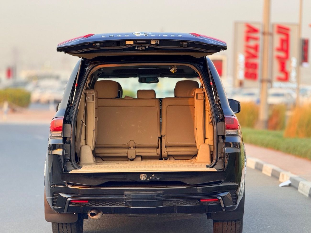 Toyota Land Cruiser GXR+ 4.0L Toyota landcuriser GXR V6 + 4.0L years 2018 full option petrol