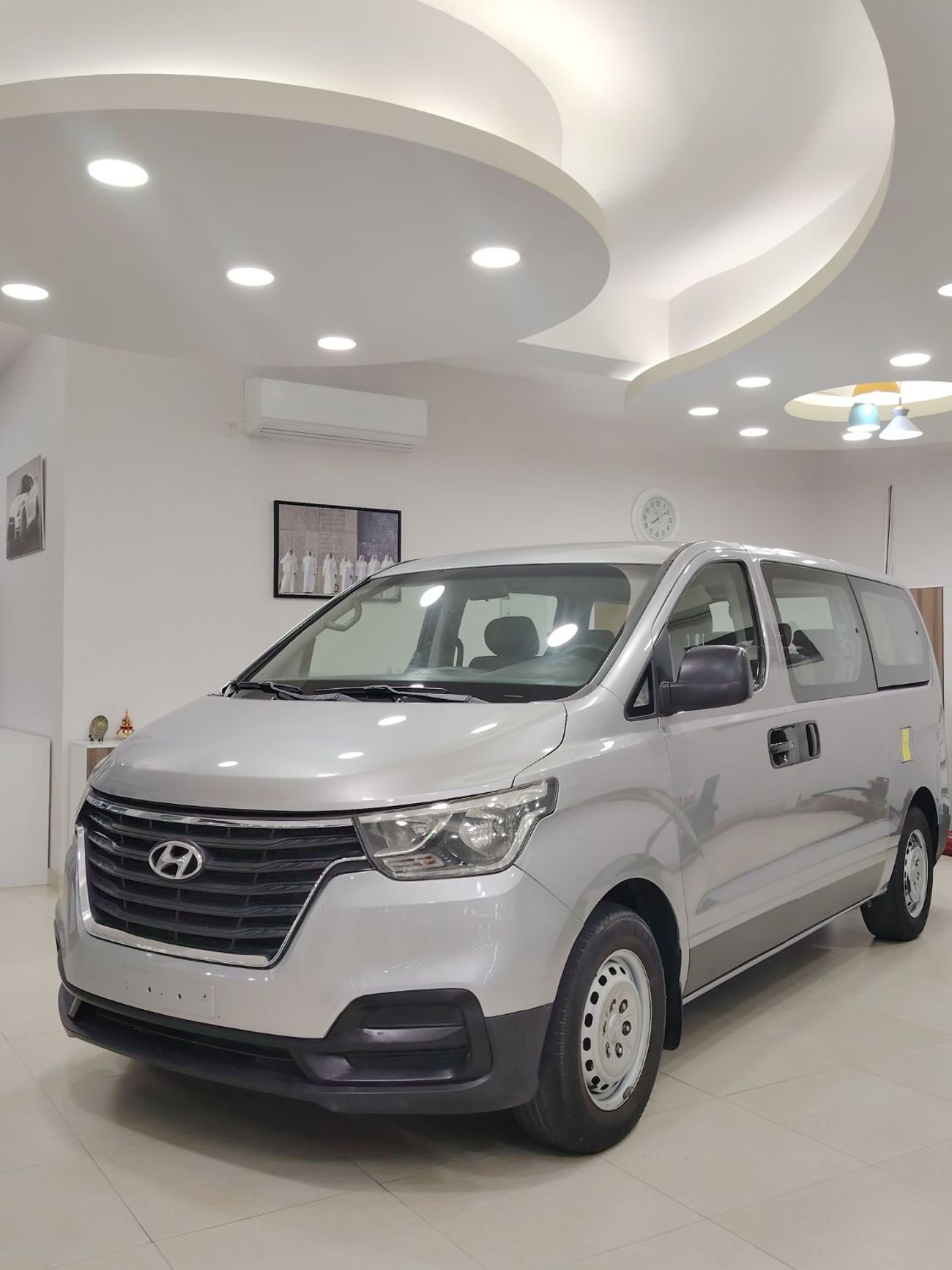 Hyundai H-1 