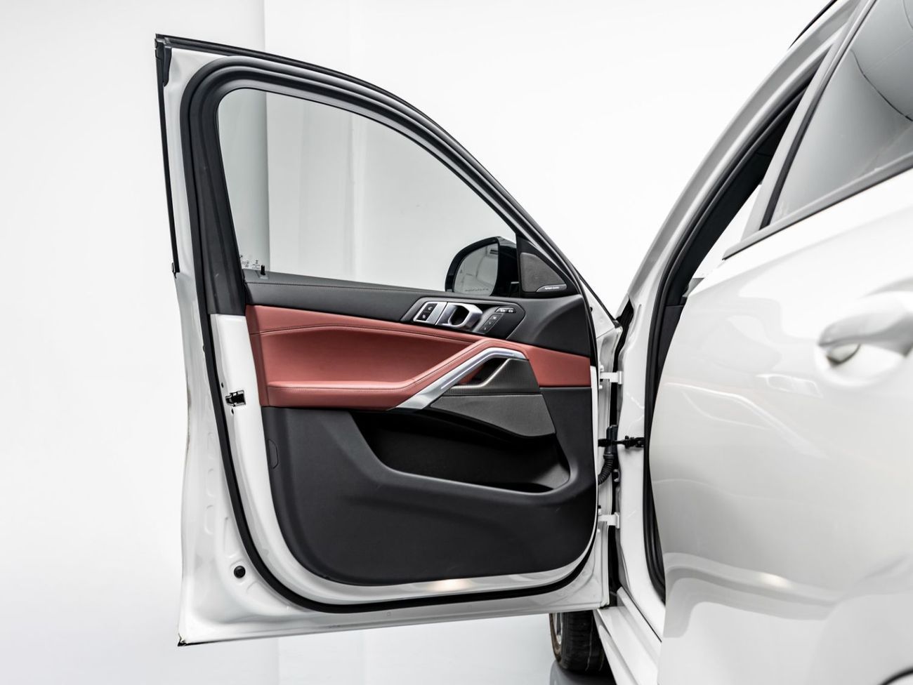 BMW X6 40i M Sport 3.0L 2023 BMW X6 xDrive40i, 2028 BMW Warranty + Service Contract, Low KMs, GCC