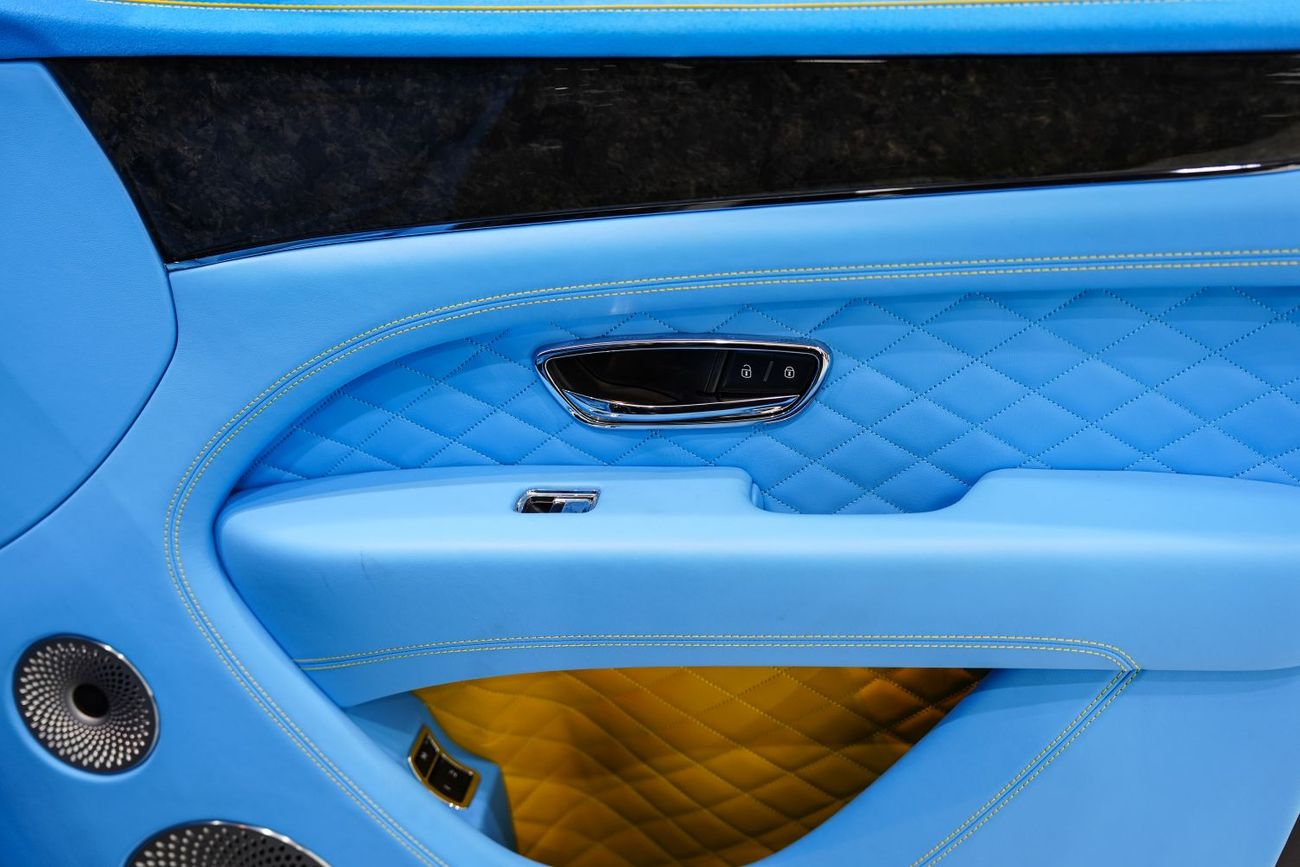 Bentley Bentayga V8 Mansory, Full Forged Carbon, Rear Entertainment, Panoramic Roof w/ Starlight!!