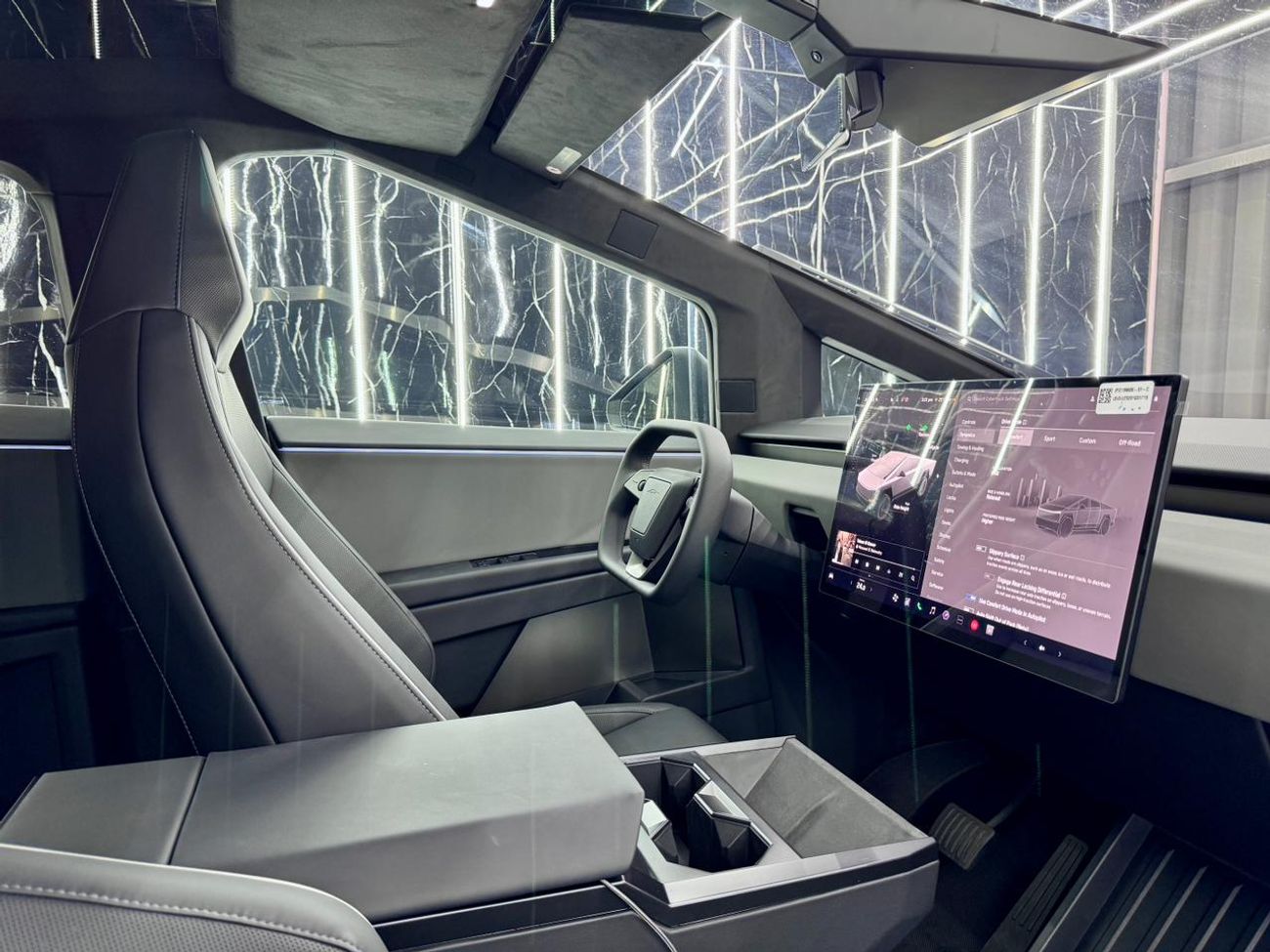 تسلا سايبرتراك Tesla Cybertruck All wheel drive,GCC,600Hp,Excellent,Low kms