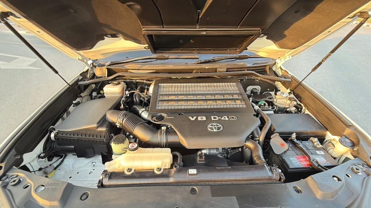 Toyota Land Cruiser PUSH START | V8 DIESEL ENGINE | SUNROOF | AUTOMATIC | PARKING SENSORS