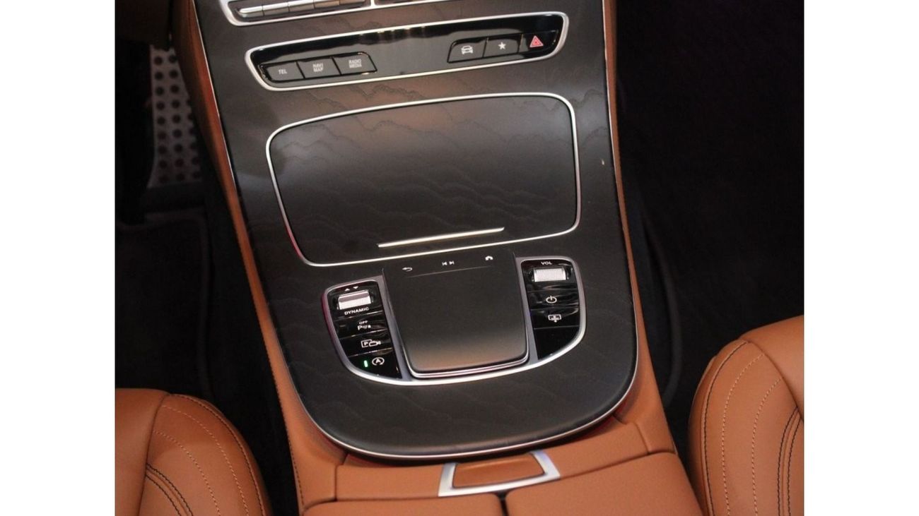 مرسيدس بنز E300 بريميوم