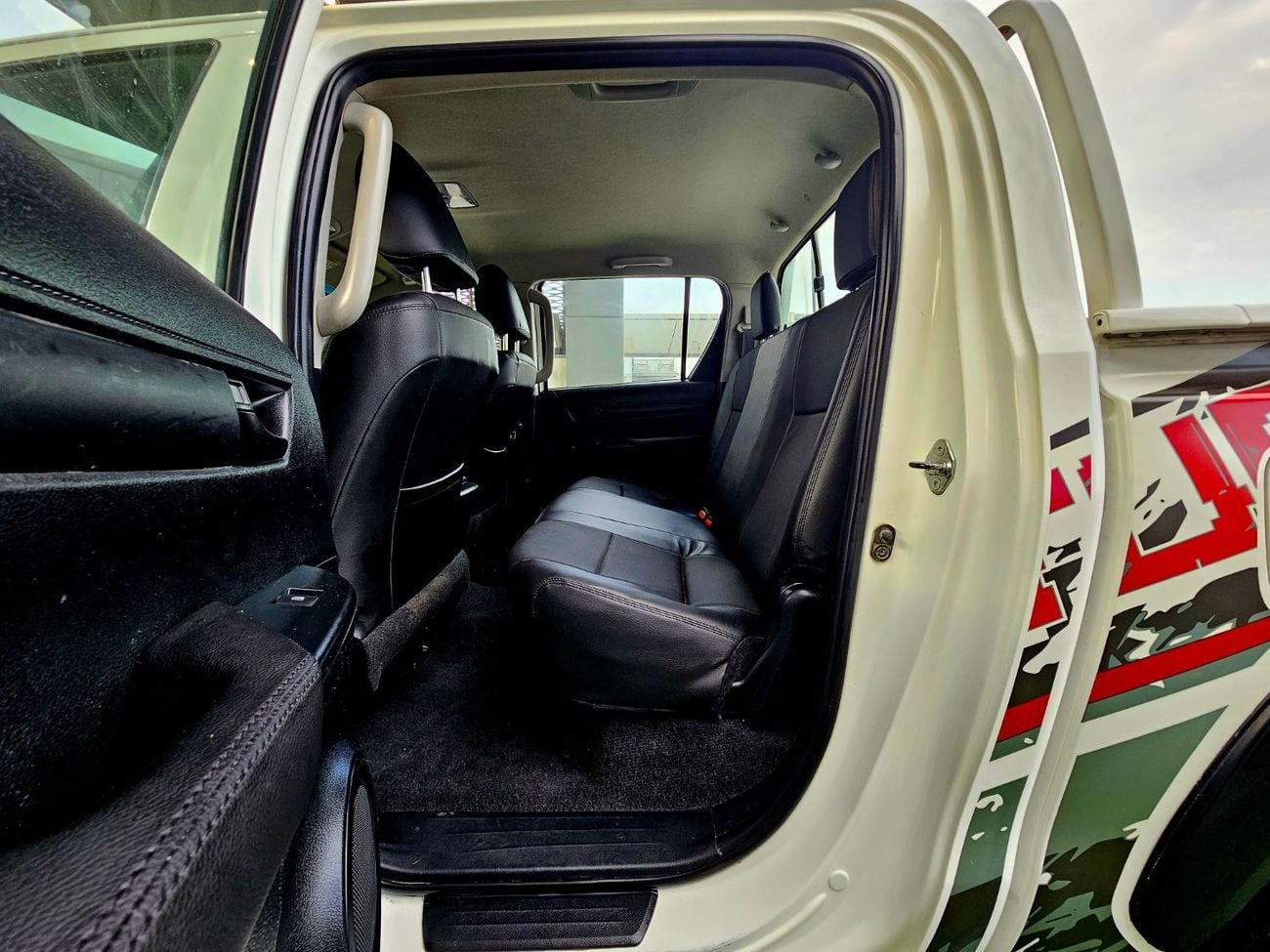 Toyota Hilux ADVENTURE PATROL/ AUTO GEAR/ AUTO WINDOWS / FULL OPTION/ WIDE BODY