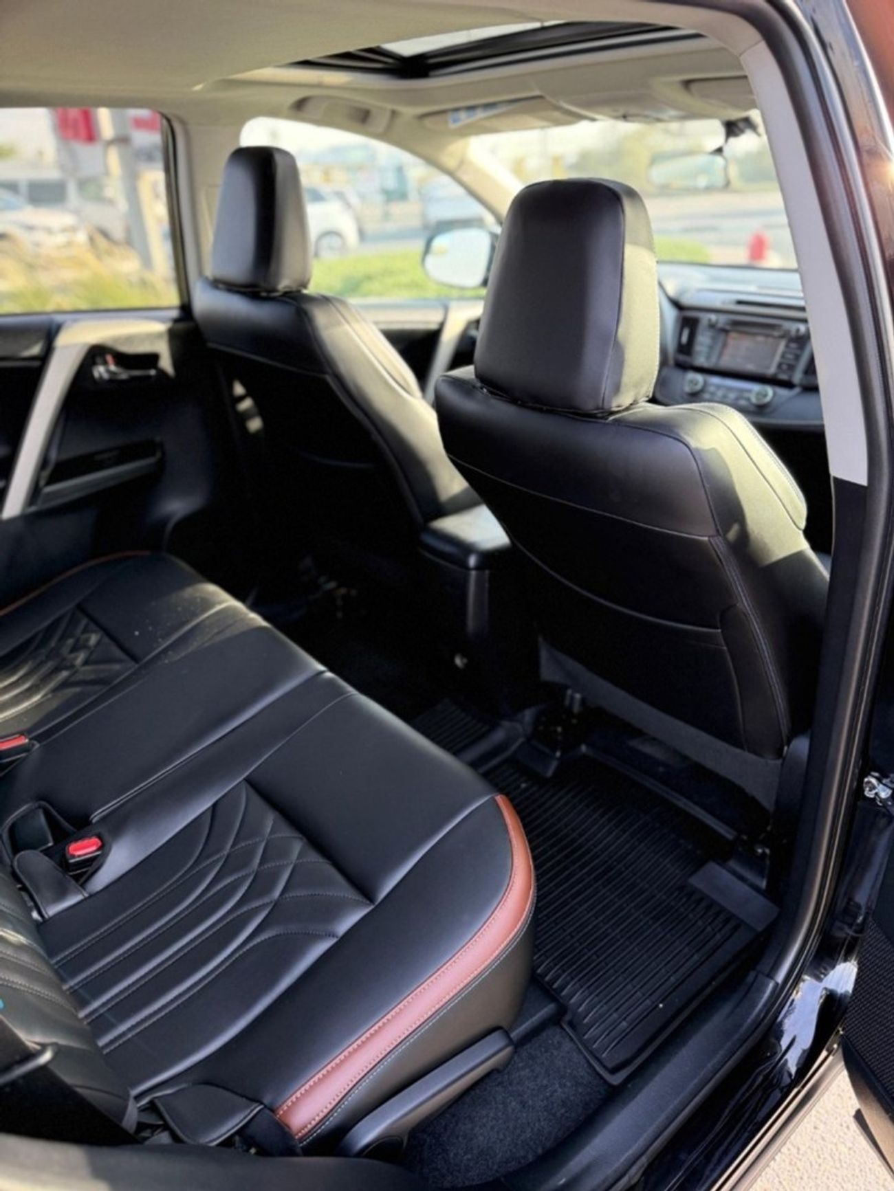 تويوتا راف ٤ GXR 2.5L XLE 4WD Sunroof,leather seats full option