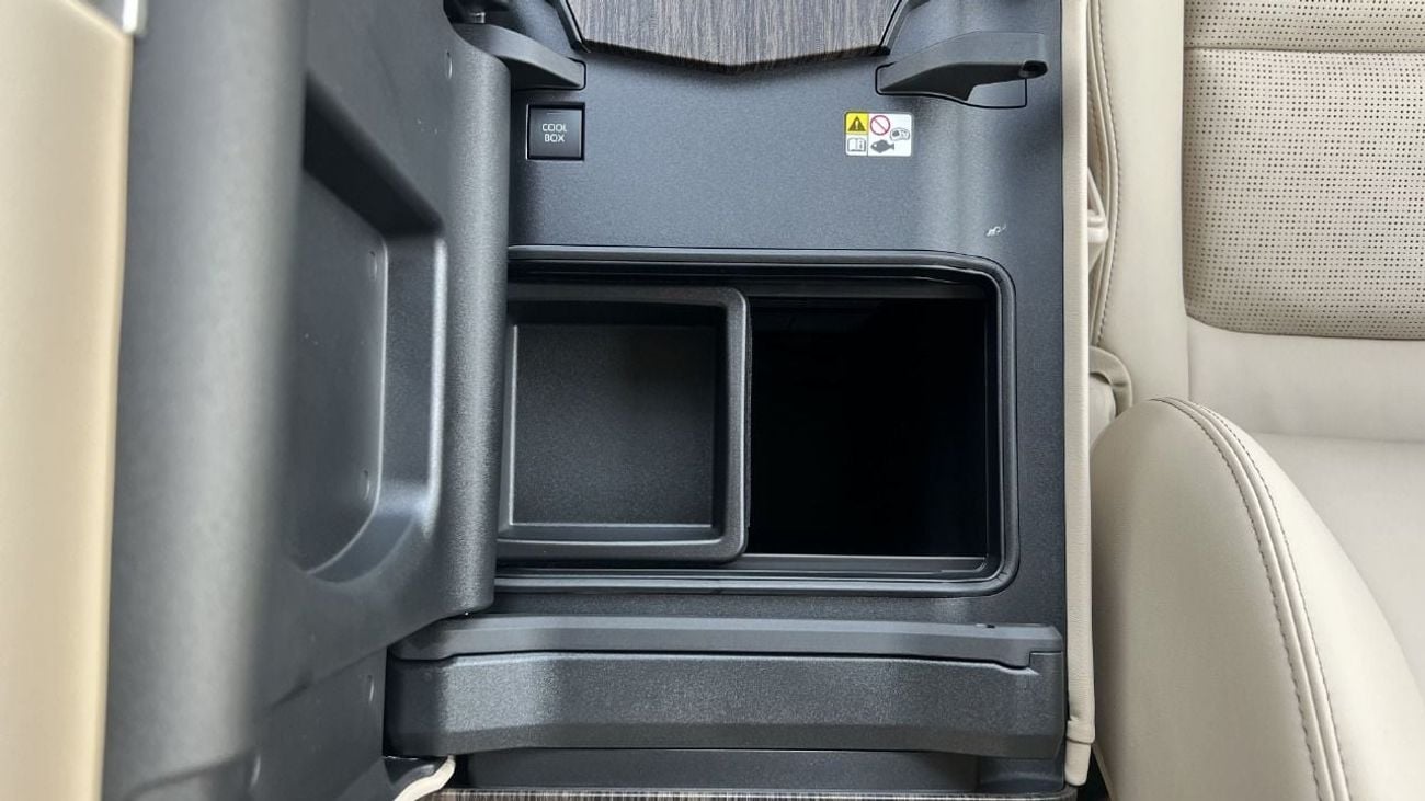 Toyota Land Cruiser SAHARA DIESEL 3.3L 7 SEATS