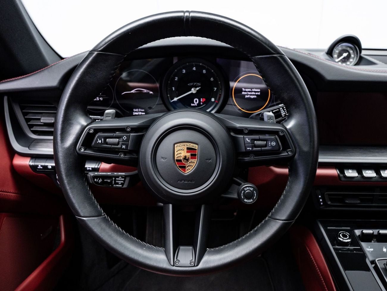 بورش 911 BUY NOW, PAY 2027 | THE BLACKLINE STANDARD | 2026 Porsche Warranty, GCC Specs, Low KM's