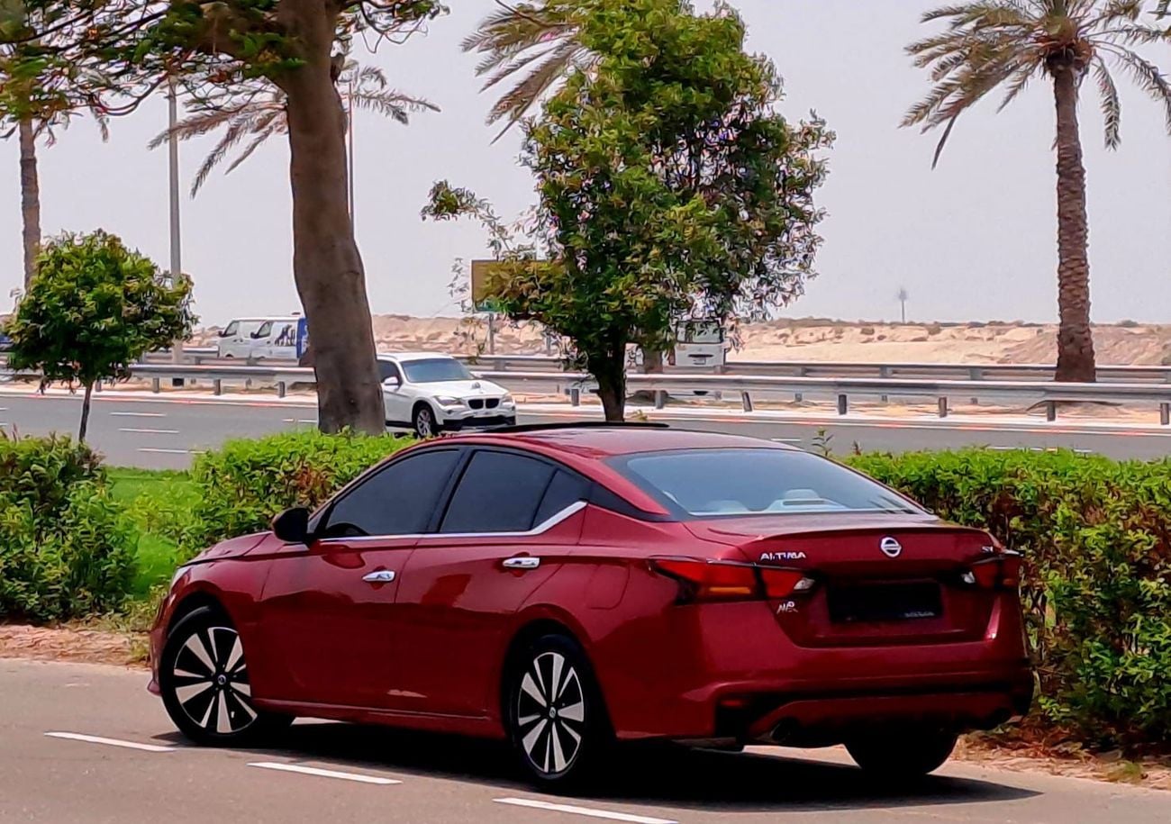 Nissan Altima SV 850-Monthly l GCC l SUNROOF | Cruise, Camera, GPS l Accident Free