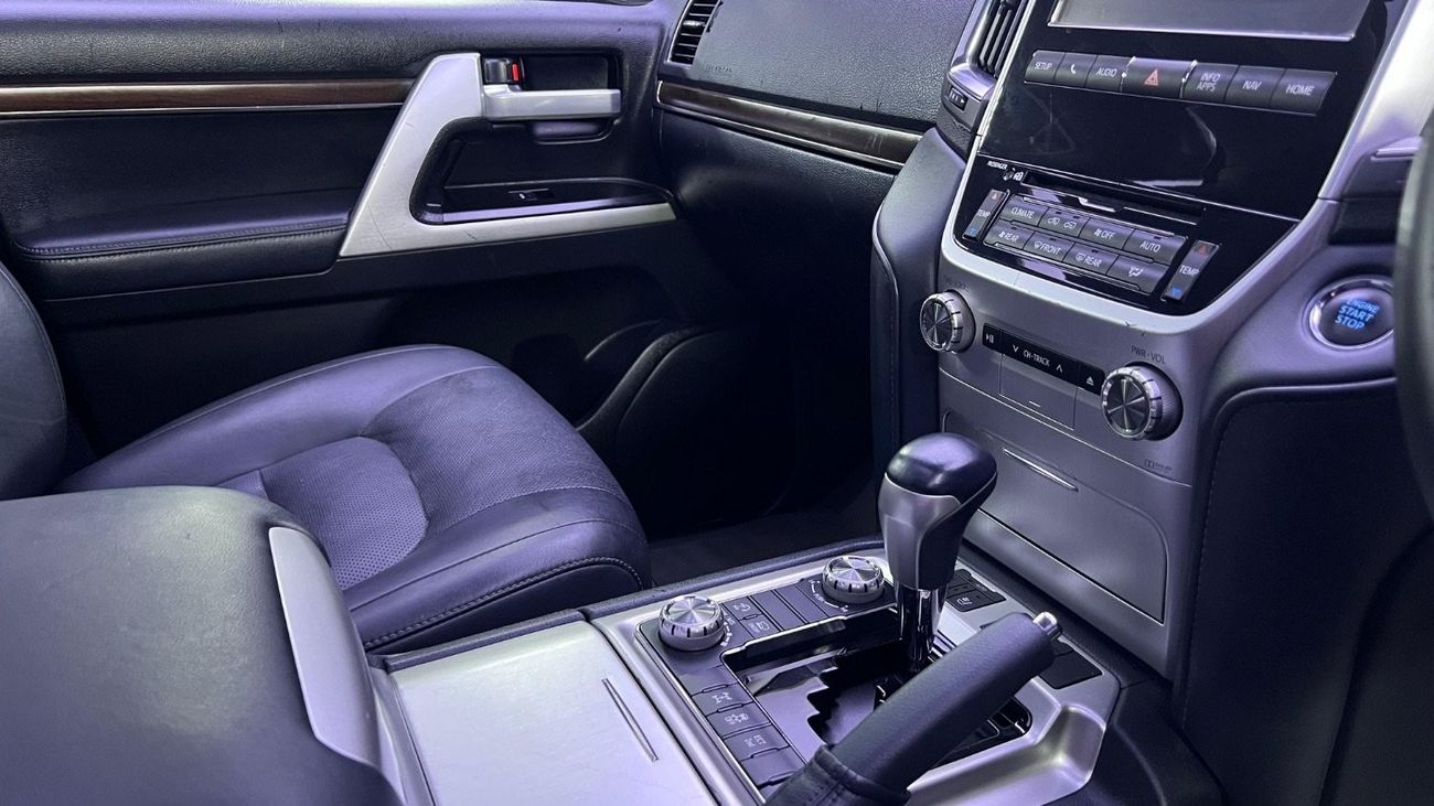 Toyota Land Cruiser Toyota Land Cruiser Sahara 2018 RHD diesel full options