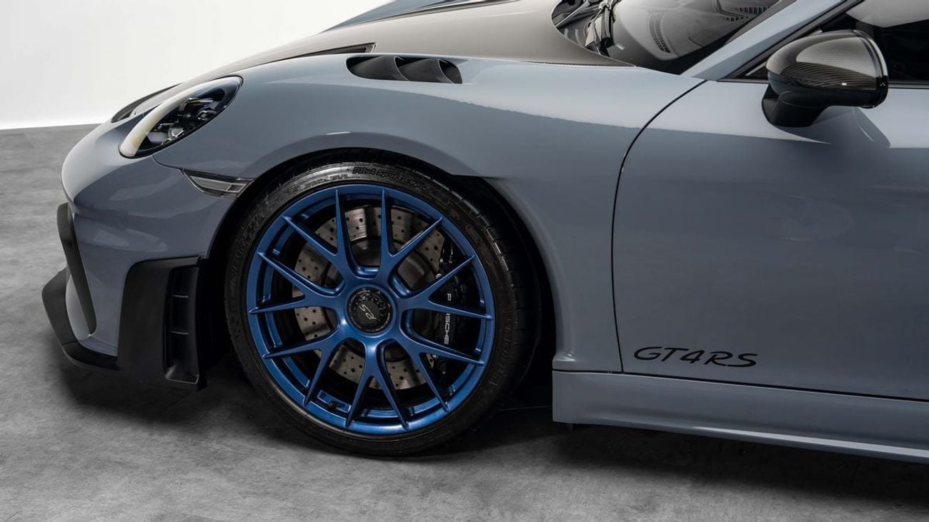 بورش كايمان GT4 RS Weissach - 2022 - GCC Specs - Under Warranty