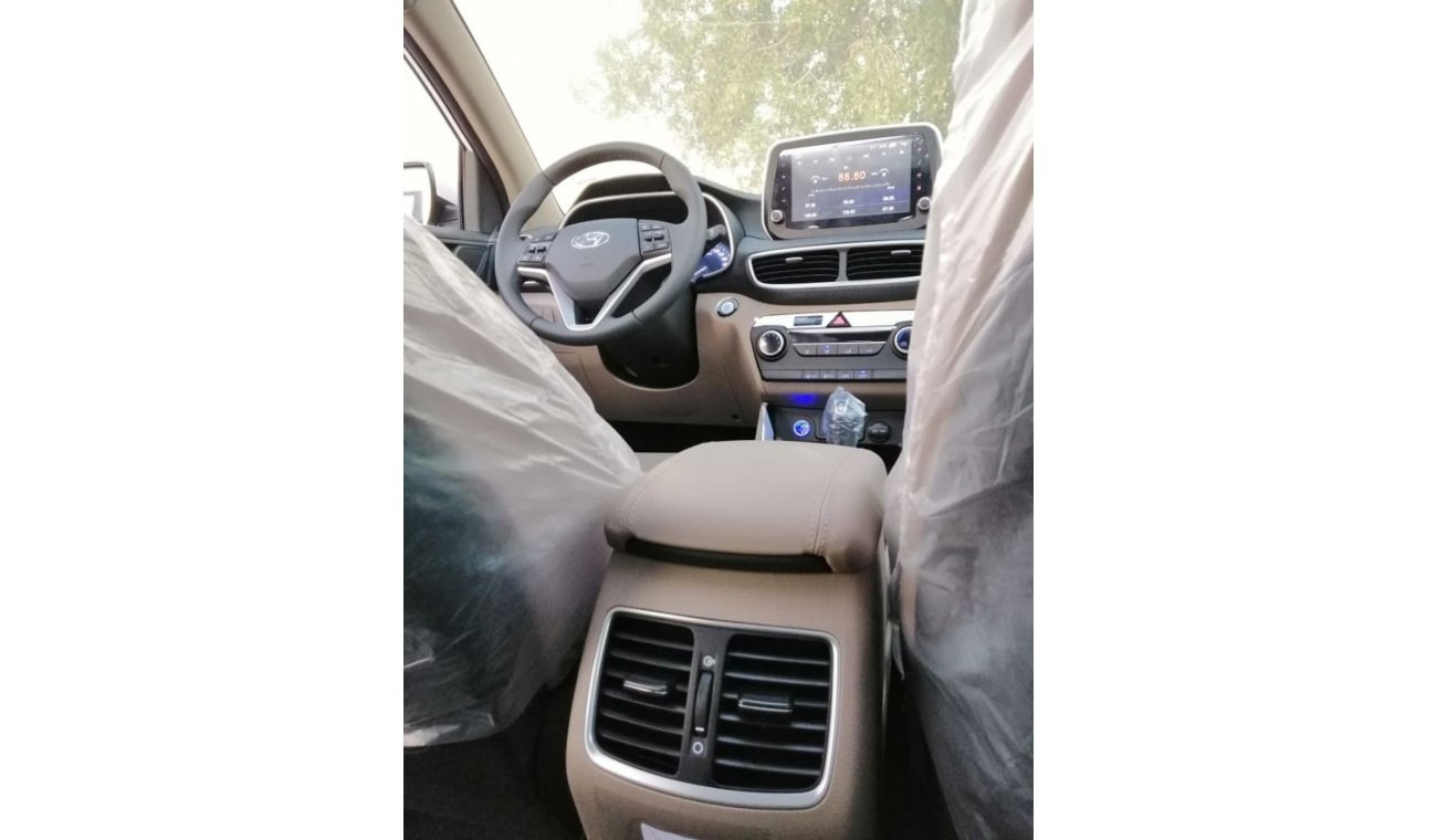 Hyundai Tucson 2.0 with sunroof