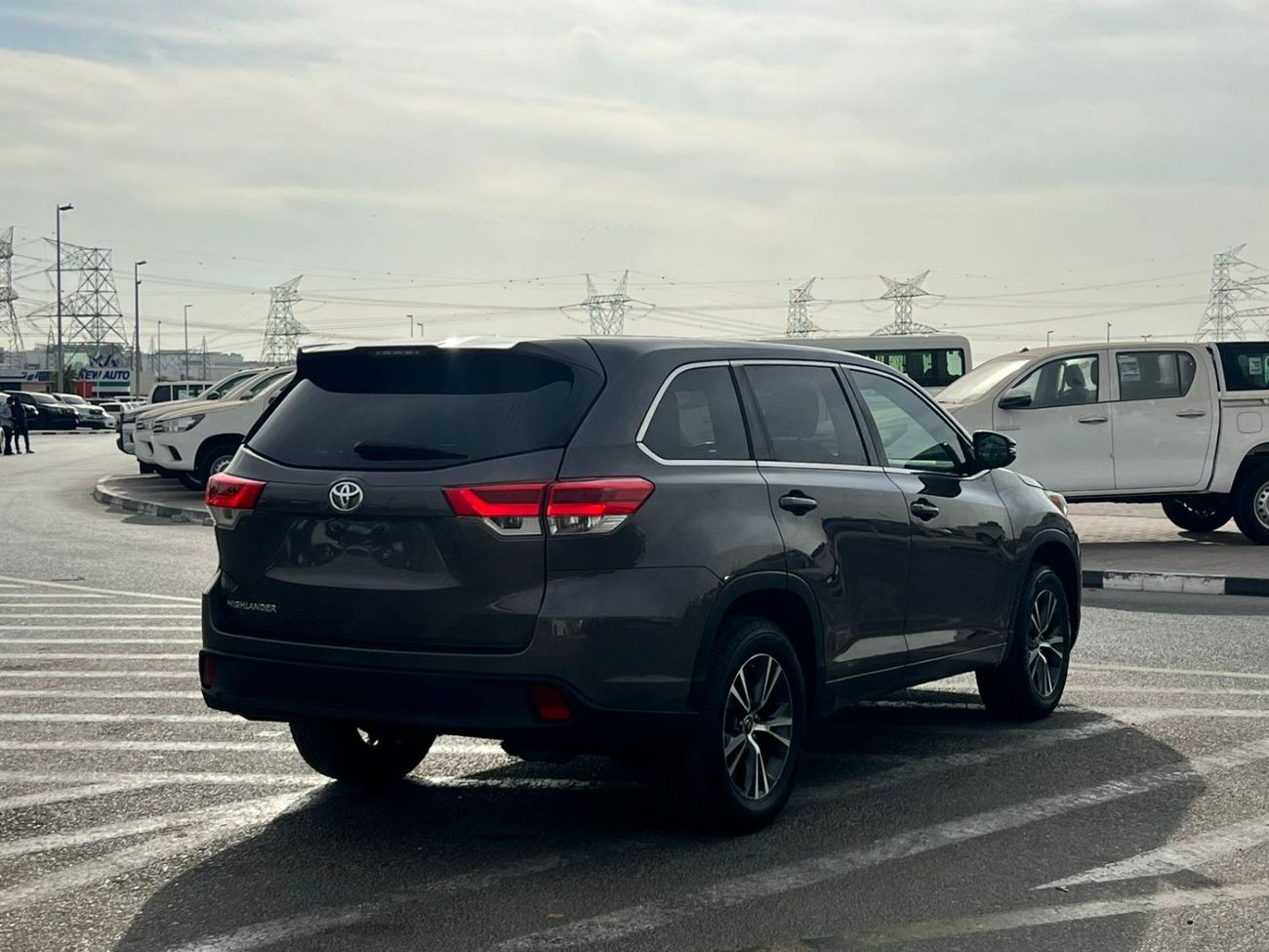 تويوتا هايلاندر 2018 Toyota Highlander LE+ 2.7L V4 - FWD - Petrol - Rare Stock - 7 Seater Rear CAM - 58,200 mileage 