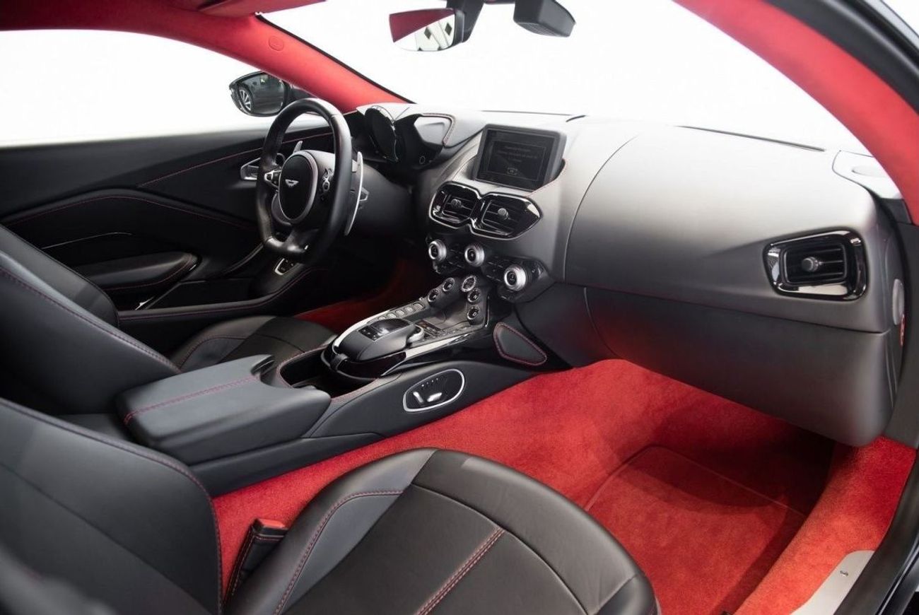 Aston Martin Vantage Aston Martin Vantage V8