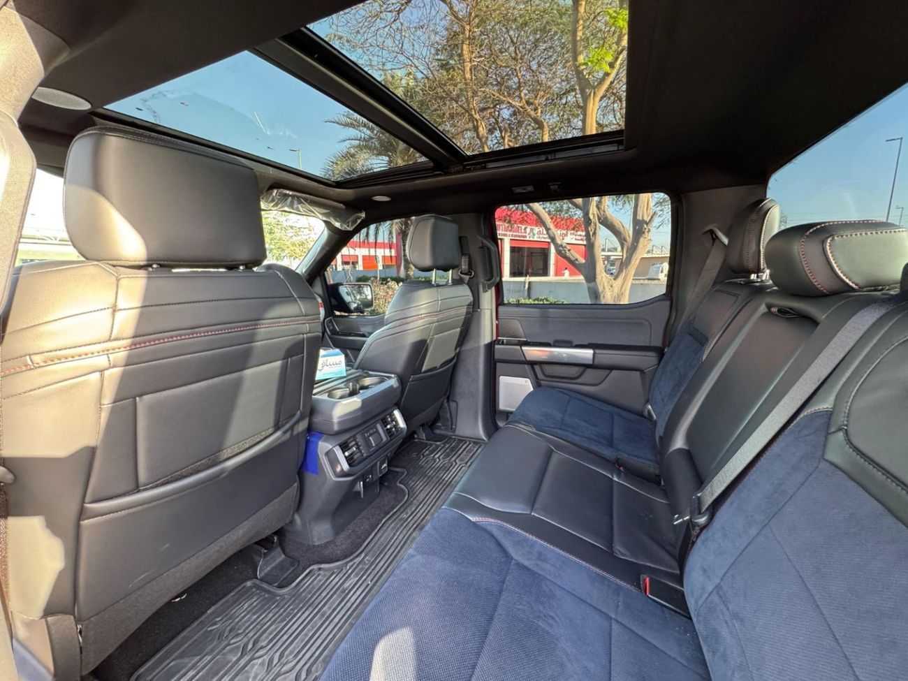 Ford F 150 Raptor GCC SPEC 37 OPTION NEAT AND CLEAN