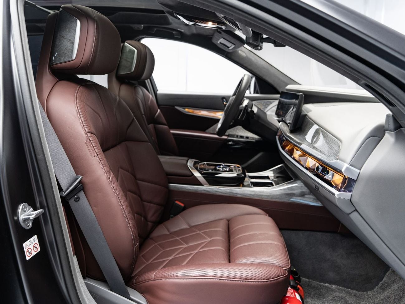 بي أم دبليو 760i XDRIVE MASTERCLASS M SPORT PACKAGE BACK TO DUBAI | BACK IN MOTION | 2030 BMW Warranty + Service Contract, GCC