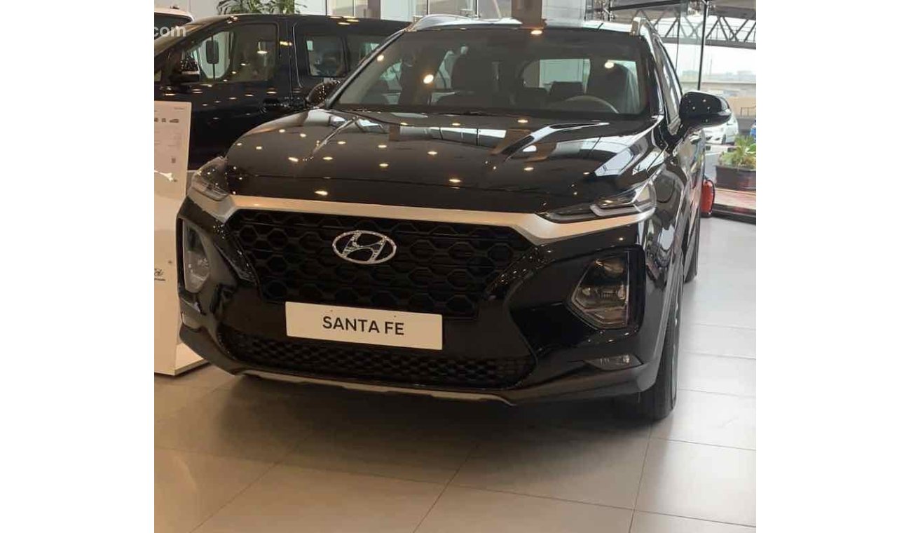 Hyundai Santa Fe 2019/3.5/4.4/Two power seats/Push start/start engine/Rear sensor/white color is available