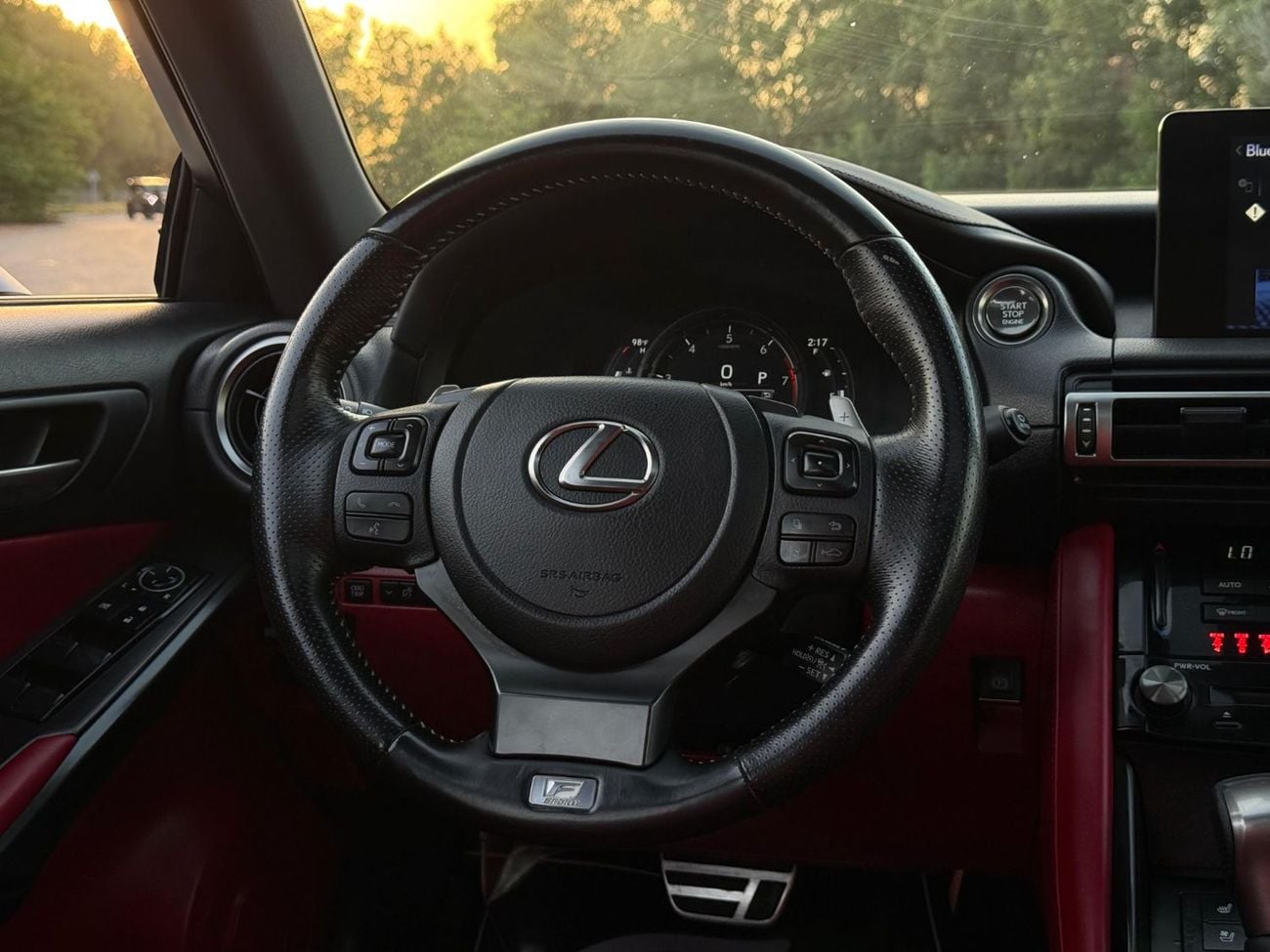 لكزس IS 350 F SPORT PLATINUM