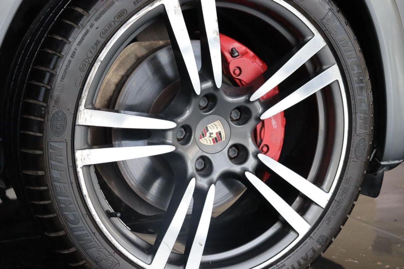 Porsche Cayenne Monthly installment 2,180 AED