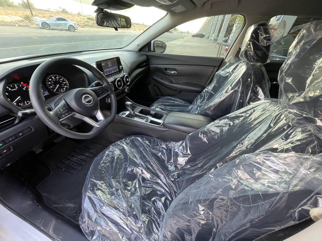 Nissan Sentra 2.0L V4 / FULL OPTION / LOW MILEAGE / RADAR / ROAD ASSIST / BLIND SPOT / RIMS