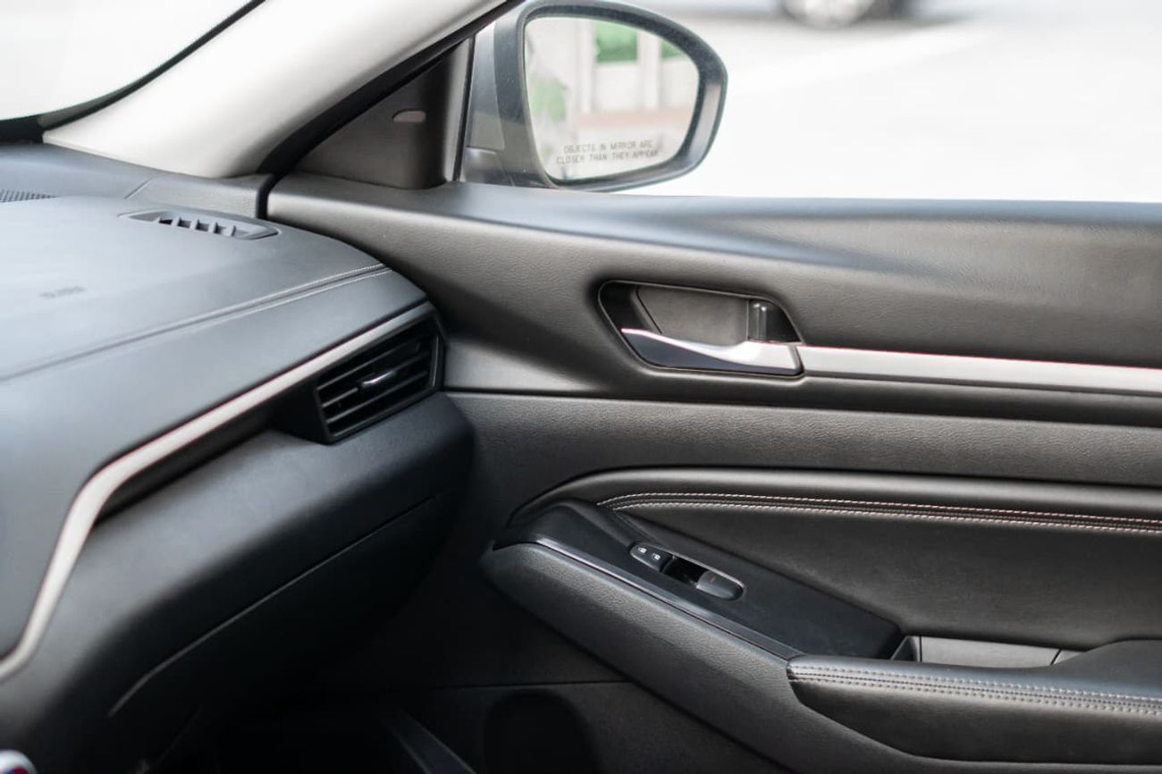 Nissan Altima SV 2.5L