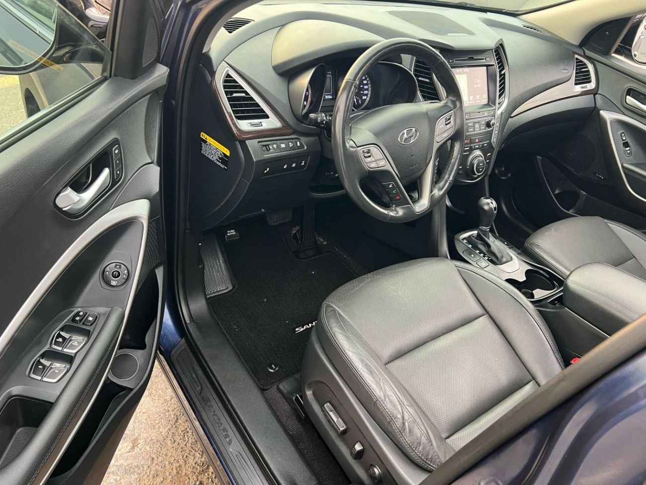 Hyundai Santa Fe 2017 HYUNDAI SANTAFE XL LIMITED FULL PANORAMIC VIEW- 3.3L V6 - 4WHEEL DRIVE - 7 SEATER ELECTRIC AND 