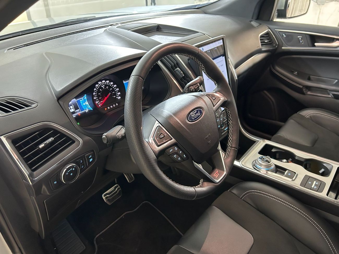 Ford Edge ST 2.7T V6 SST423 EDGE ST AWD 2.7L ECOBOOST AT LTHR