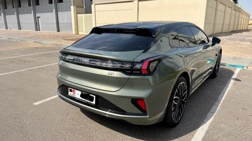 Zeekr 001 Dual Motor Green Color