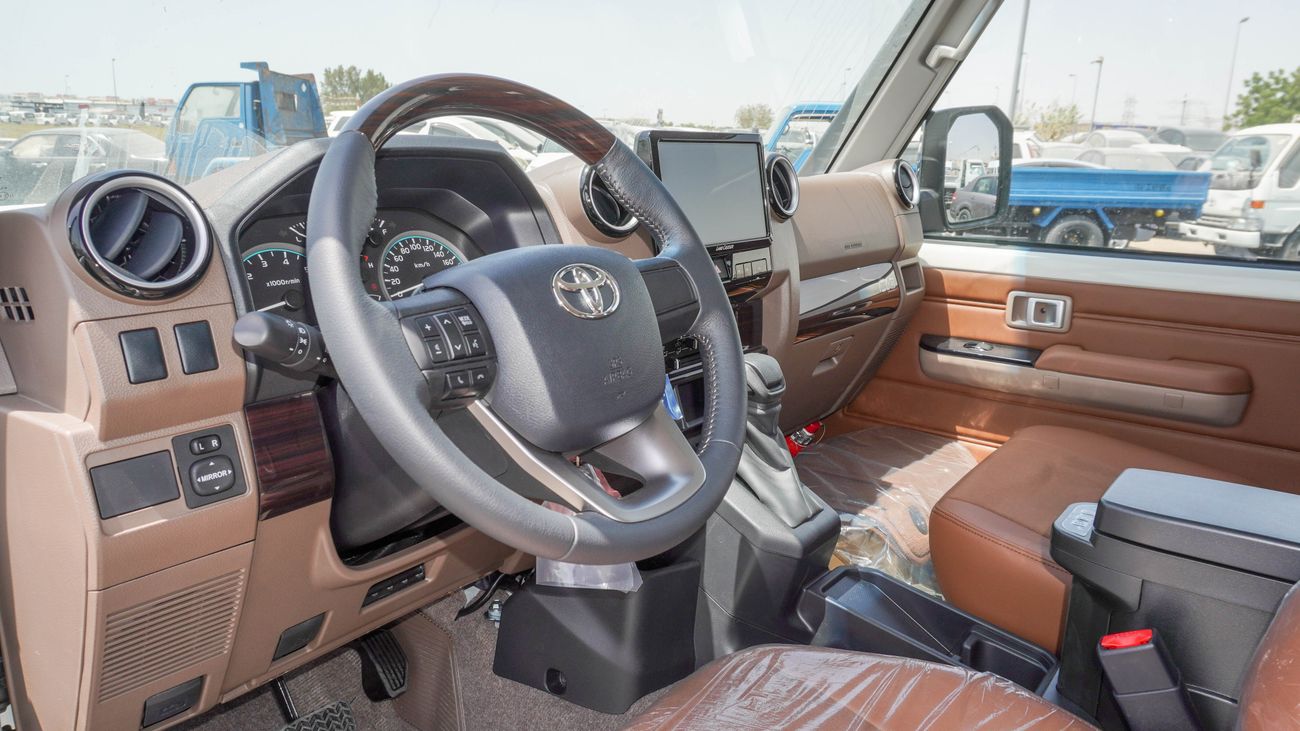 Toyota Land Cruiser 70 LX 4.0 L V6