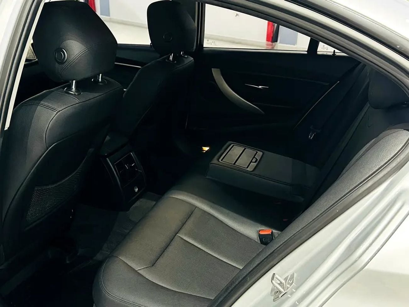 BMW 320i STD JOY EDITION