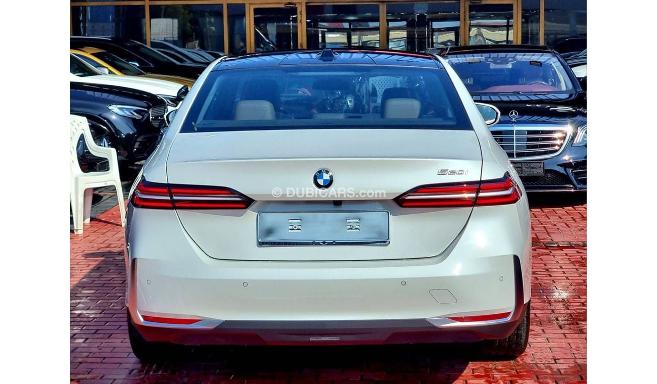 بي أم دبليو 520i i Warranty & Service 2024 GCC