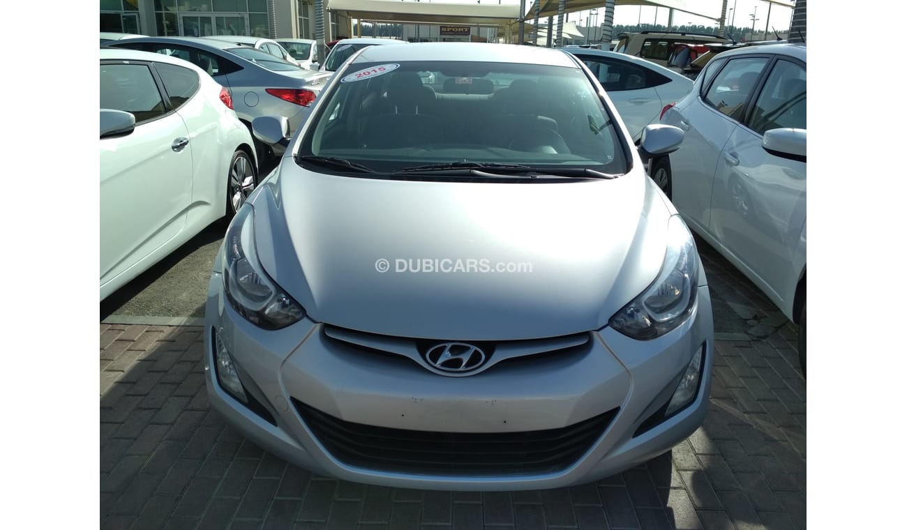 تويوتا كورولا 2015 سلفر خليجى حالة وكالة بدون صبغ بدون حوادث ممتاذة ماشية قليل