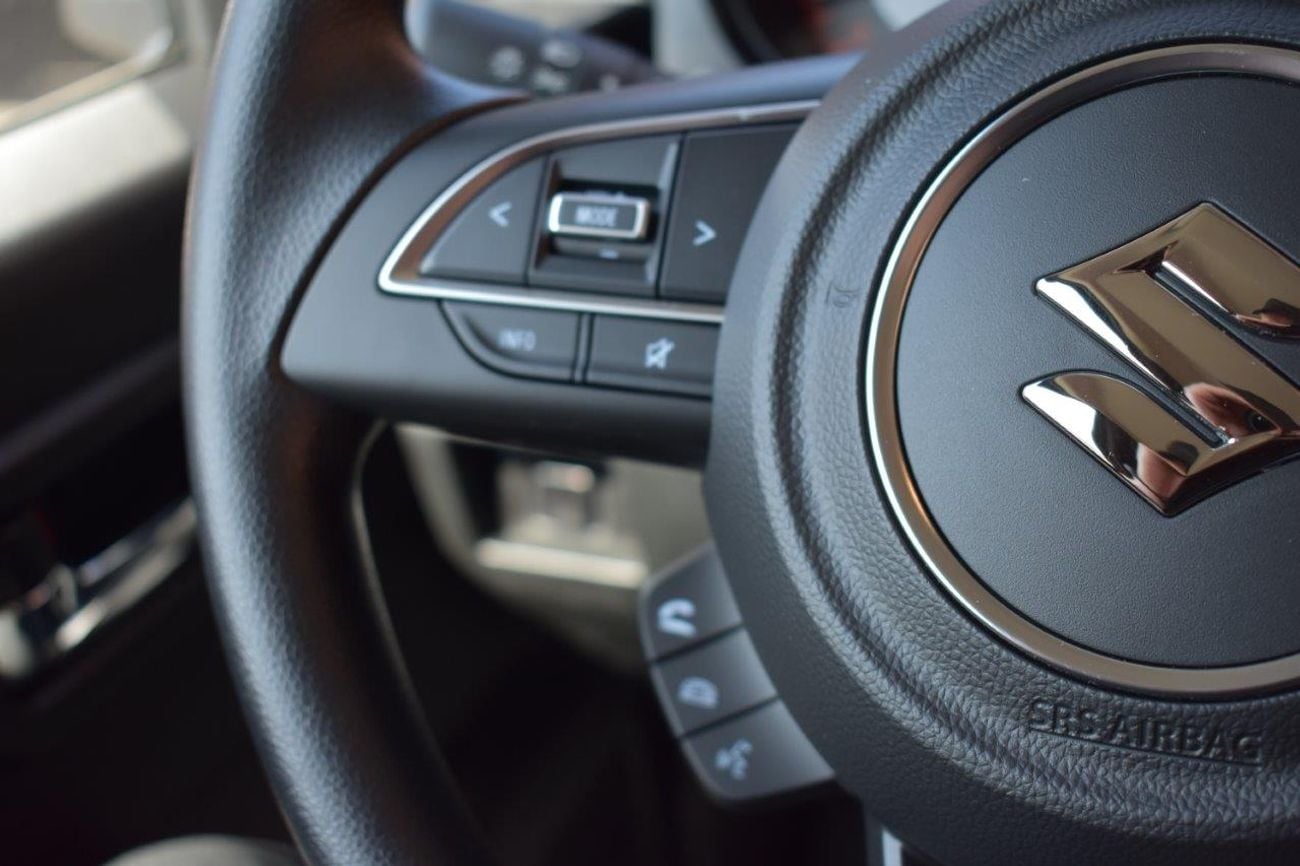 سوزوكي جيمني GL . 1.5L . 4 Cyl . 4-Speed Automatic . Petrol . 4WD . 5 Seats . 3 Door