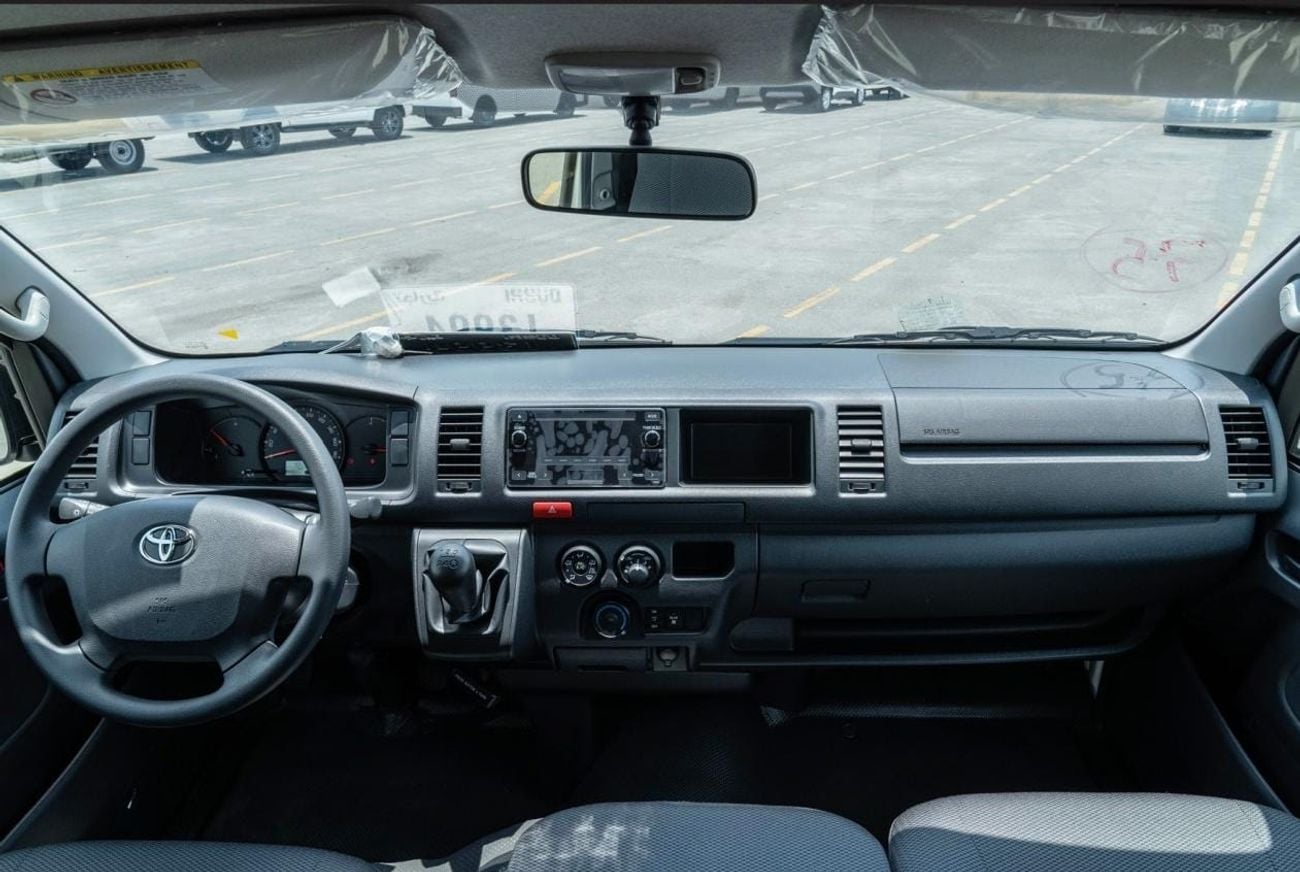 تويوتا هاياس DLS HIGH ROOF HIACE  -High Roof  3.0L M/T