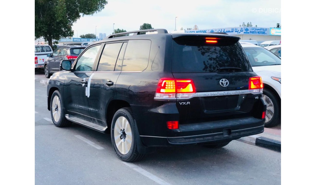 Toyota Land Cruiser VXR 4.5 DIESEL, RADAR, RIDE HEIGHT CONTROL, MEMORY SEATS, 20" RIMS, FULL OPTION