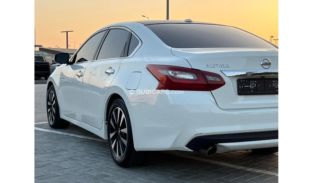 Nissan Altima SV Nissan Altima 2018 USA Wen Ownar KM 116 only pric 35 AED Very Clen Car (Accept credit card paymen